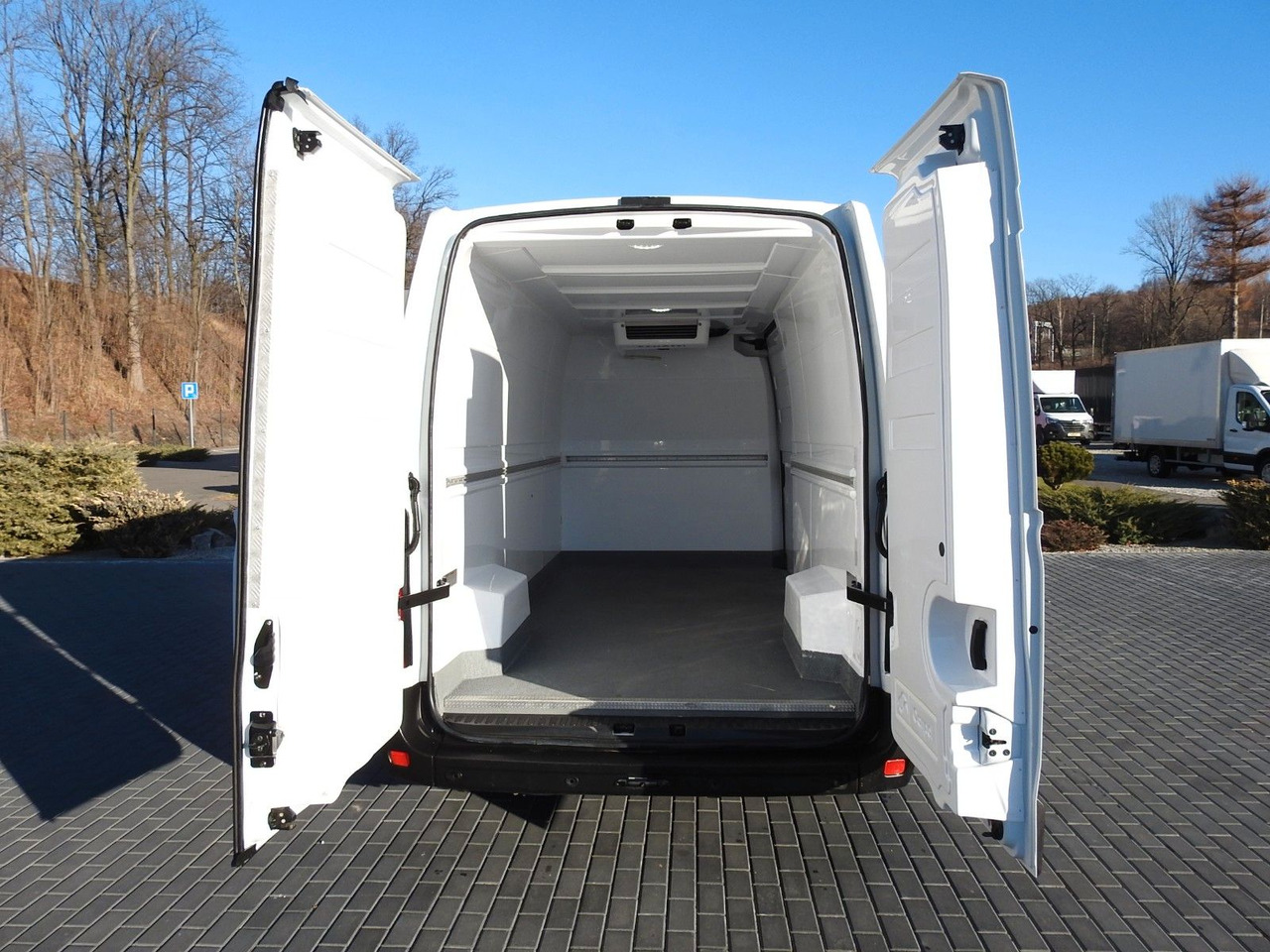 Lease a Renault MASTER KÜHLKASTENWAGEN -5*C HEIZFUNKTION  A/C Renault MASTER KÜHLKASTENWAGEN -5*C HEIZFUNKTION  A/C Renault MASTER KÜHLKASTENWAGEN -5*C HEIZFUNKTION  A/C Renault MASTER KÜHLKASTENWAGEN -5*C HEIZFUNKTION  A/C: picture 12