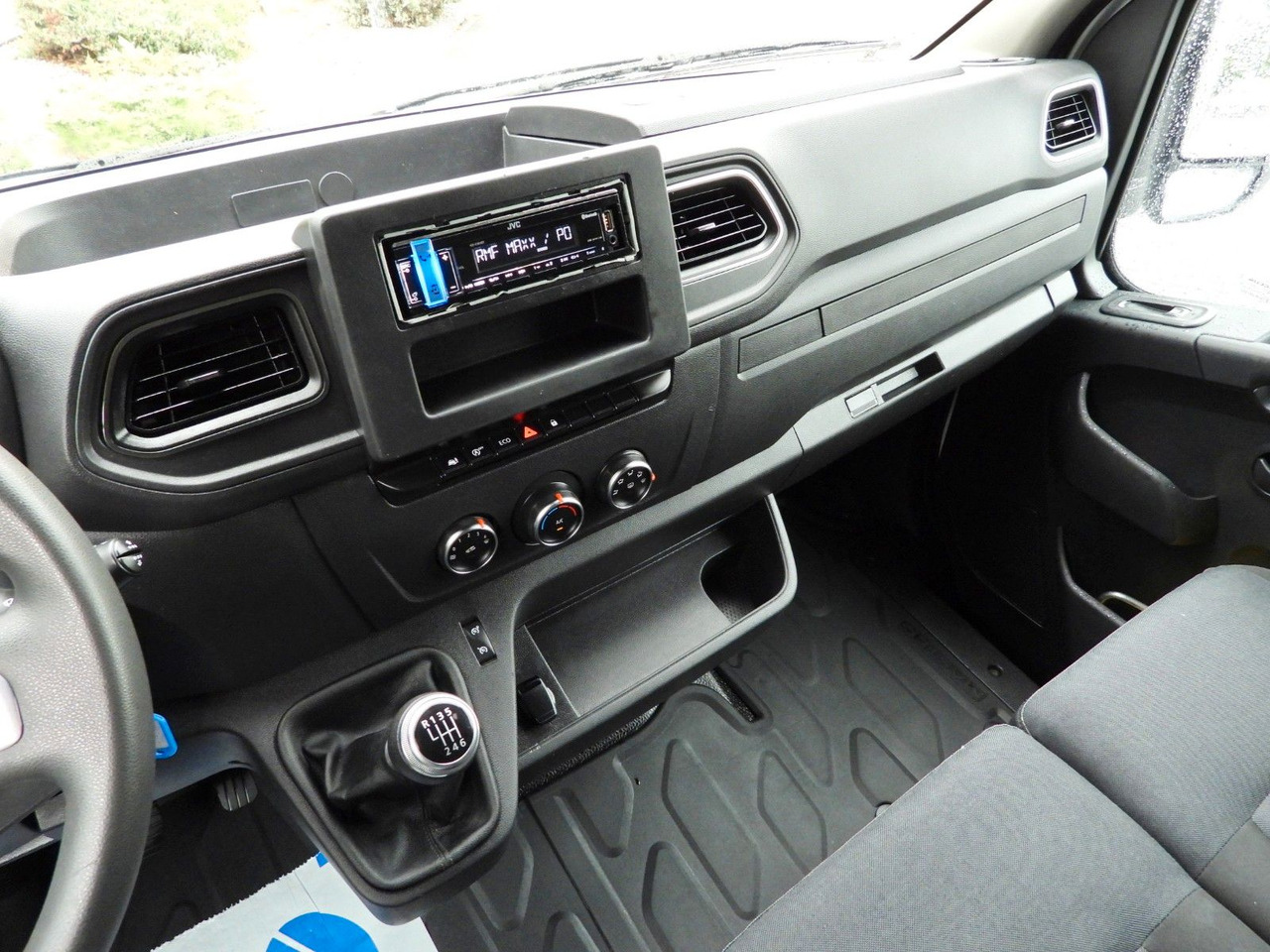 Lease a  Renault MASTER  PLANDEKA 10 PALET WEBASTO TEMPOMAT A/C Renault MASTER  PLANDEKA 10 PALET WEBASTO TEMPOMAT A/C: picture 24
