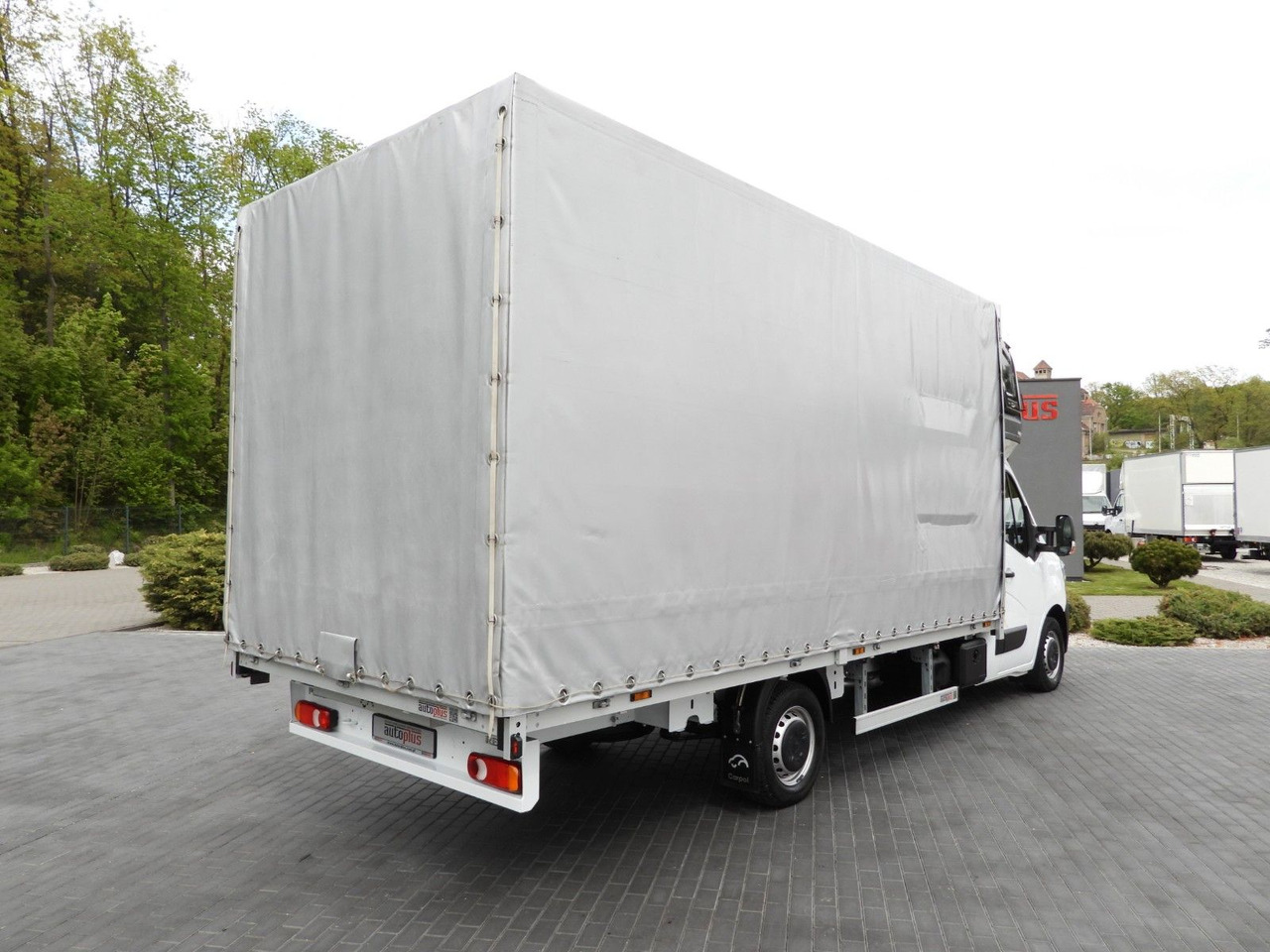 Renault MASTER PRITSCHE PLANE 10 PALETTEN WEBASTO A/C - Curtain side van: picture 3 Renault MASTER PRITSCHE PLANE 10 PALETTEN WEBASTO A/C - Curtain side van: picture 3
