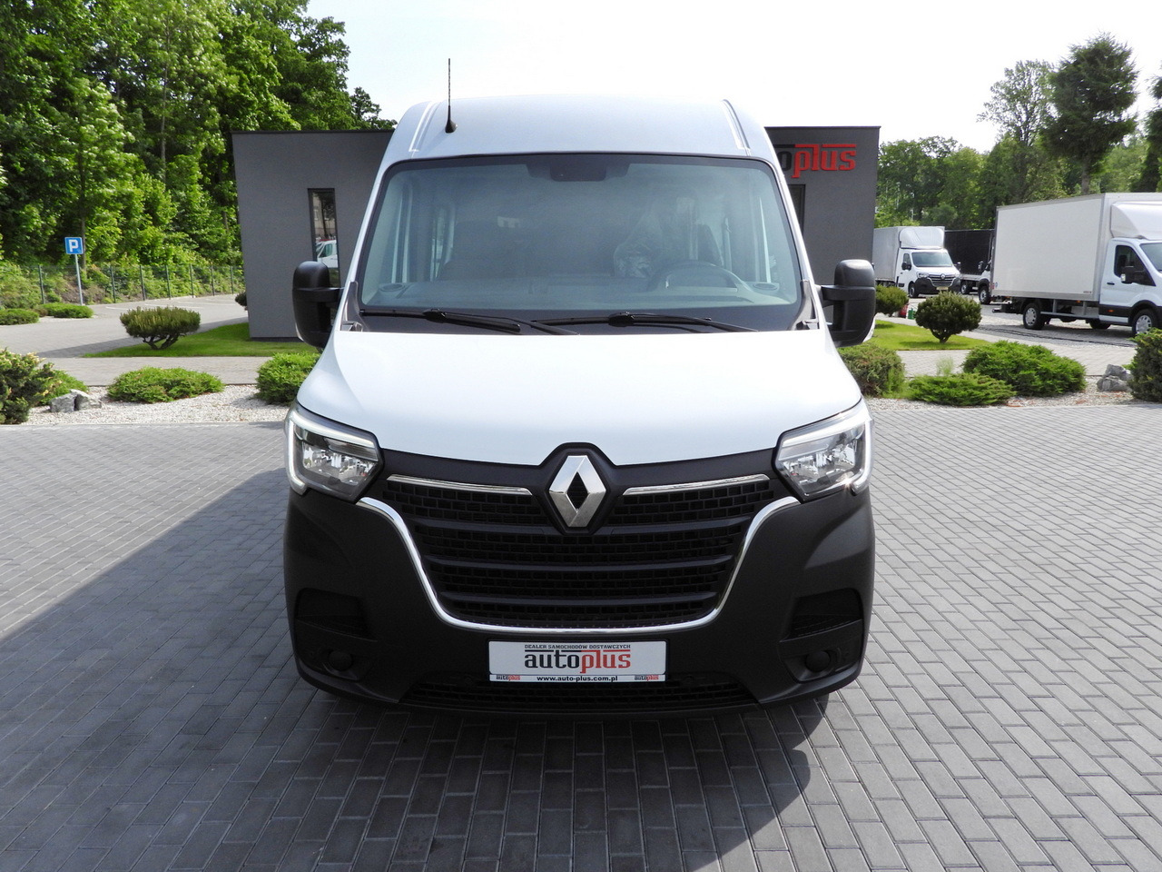 RENAULT MASTER BOX DELIVERY VAN 7 SEATS CRUISE CONTROL NAVIGATION LED LIGHTS AIR CONDITIONING 140HP - Van: picture 5 RENAULT MASTER BOX DELIVERY VAN 7 SEATS CRUISE CONTROL NAVIGATION LED LIGHTS AIR CONDITIONING 140HP - Van: picture 5