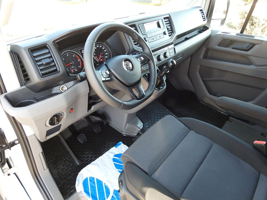 Volkswagen CRAFTER PRITSCHE PLANE 10 PALETTEN WEBASTO - Curtain side van: picture 2 Volkswagen CRAFTER PRITSCHE PLANE 10 PALETTEN WEBASTO - Curtain side van: picture 2