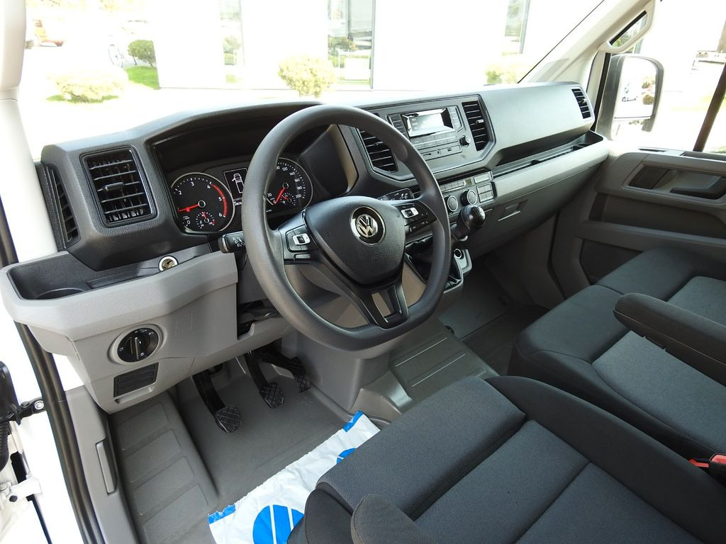 Volkswagen CRAFTER PRITSCHE PLANE 10 PALETTEN WEBASTO - Curtain side van: picture 2 Volkswagen CRAFTER PRITSCHE PLANE 10 PALETTEN WEBASTO - Curtain side van: picture 2