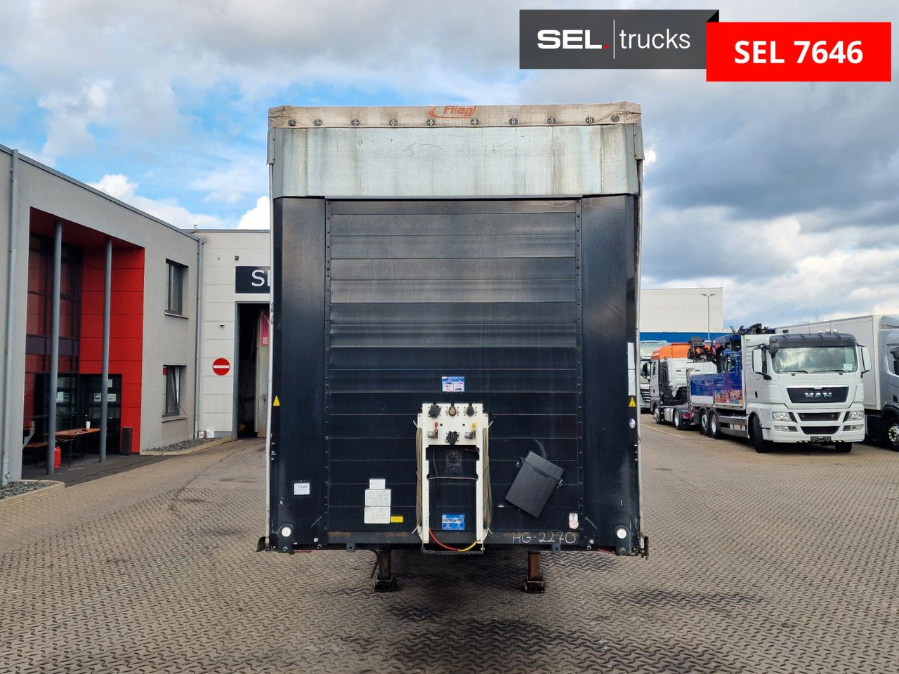 Fliegl SZS320 / Hubdach / EDSCHA / Mega - Curtainsider semi-trailer: picture 2 Fliegl SZS320 / Hubdach / EDSCHA / Mega - Curtainsider semi-trailer: picture 2