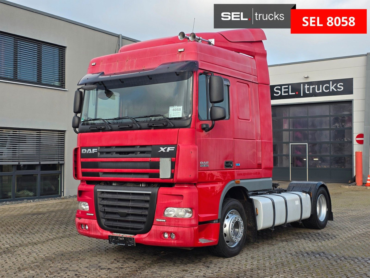 DAF XF 105.460 / ZF Intarder / Standklimaanlage - Tractor unit: picture 1 DAF XF 105.460 / ZF Intarder / Standklimaanlage - Tractor unit: picture 1