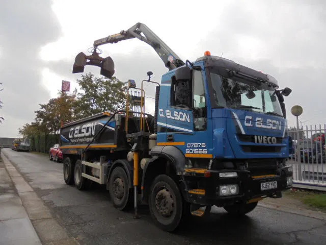 Iveco AD340T36 8X4 - Tipper, Crane truck: picture 3 Iveco AD340T36 8X4 - Tipper, Crane truck: picture 3