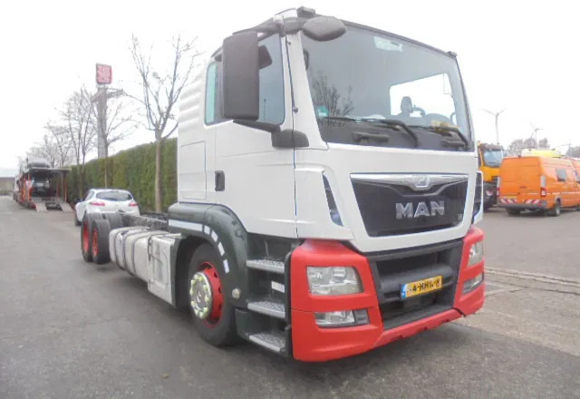 MAN TGS 23.400 LL.U 6X2 - Autotransporter truck: picture 4 MAN TGS 23.400 LL.U 6X2 - Autotransporter truck: picture 4