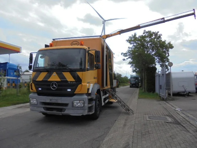 Mercedes-Benz Axor 1828 - Crane truck: picture 1 Mercedes-Benz Axor 1828 - Crane truck: picture 1