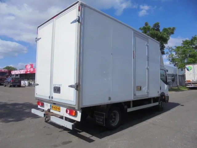 Nissan Cabstar 35.14 - Box van: picture 4 Nissan Cabstar 35.14 - Box van: picture 4