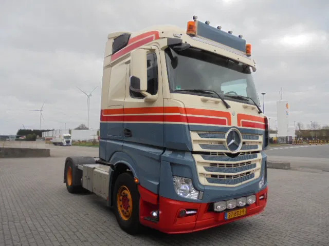 Mercedes-Benz Actros 1845 LS NL TRUCK - Tractor unit: picture 3 Mercedes-Benz Actros 1845 LS NL TRUCK - Tractor unit: picture 3