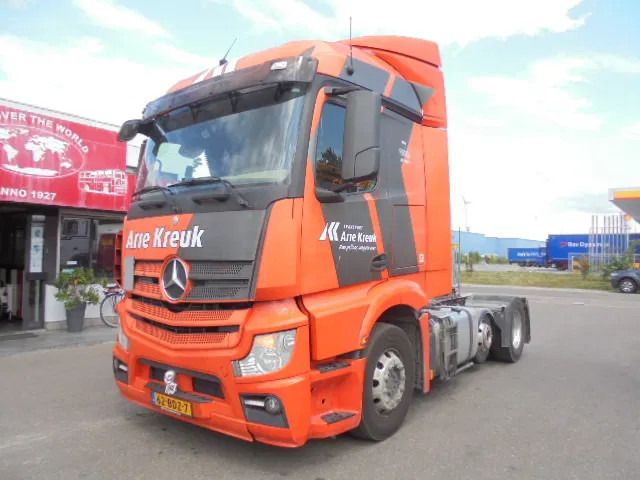Mercedes-Benz Actros 2343 6X2 VOORLOOPAS - Tractor unit: picture 1 Mercedes-Benz Actros 2343 6X2 VOORLOOPAS - Tractor unit: picture 1
