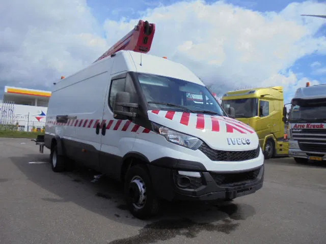 Iveco Daily 70 70C17 - Truck, Crane truck: picture 2 Iveco Daily 70 70C17 - Truck, Crane truck: picture 2