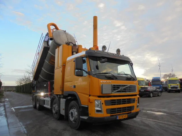 Volvo FM 400 8X4 BLADGEVEERD - Vacuum truck: picture 3 Volvo FM 400 8X4 BLADGEVEERD - Vacuum truck: picture 3