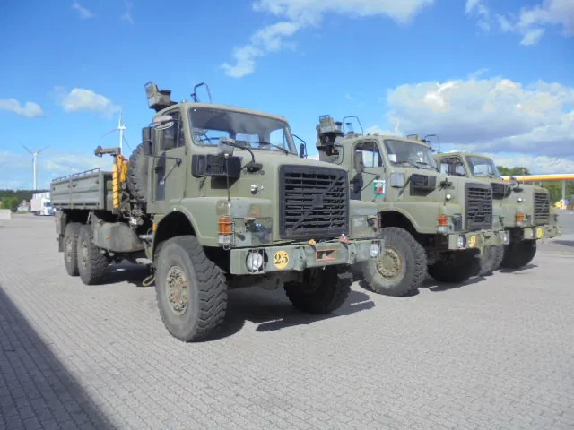 Volvo N 10 6X6 L + FASSI 3X IN STOCK - Dropside/ Flatbed truck, Crane truck: picture 3 Volvo N 10 6X6 L + FASSI 3X IN STOCK - Dropside/ Flatbed truck, Crane truck: picture 3