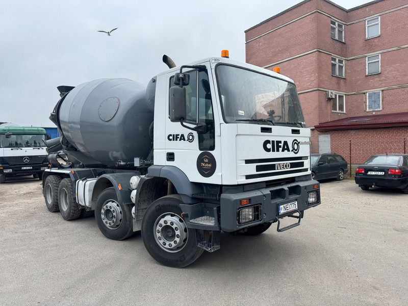 Iveco Eurotraker 340E35, cursor 8 - Concrete mixer truck: picture 2 Iveco Eurotraker 340E35, cursor 8 - Concrete mixer truck: picture 2