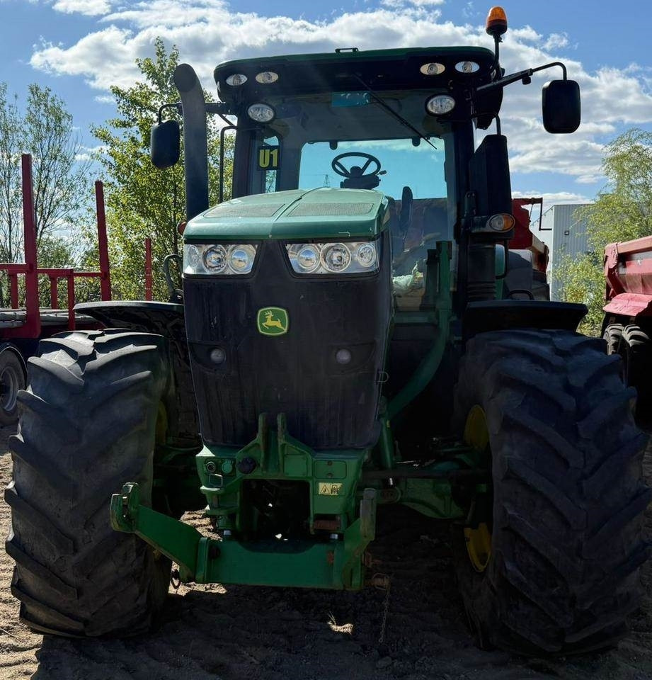 John Deere 7230R - Farm tractor: picture 5 John Deere 7230R - Farm tractor: picture 5