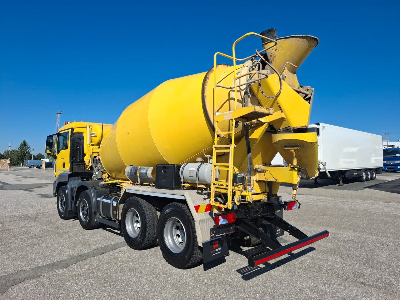 MAN TGS 32.460 8X4 BB Liebherr 9 m³ - Concrete mixer truck: picture 2 MAN TGS 32.460 8X4 BB Liebherr 9 m³ - Concrete mixer truck: picture 2