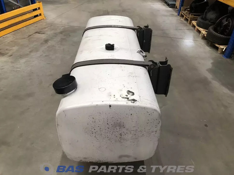 DAF Brandstoftank DAF 690 Liter 1945569 - Fuel tank for Truck: picture 2 DAF Brandstoftank DAF 690 Liter 1945569 - Fuel tank for Truck: picture 2