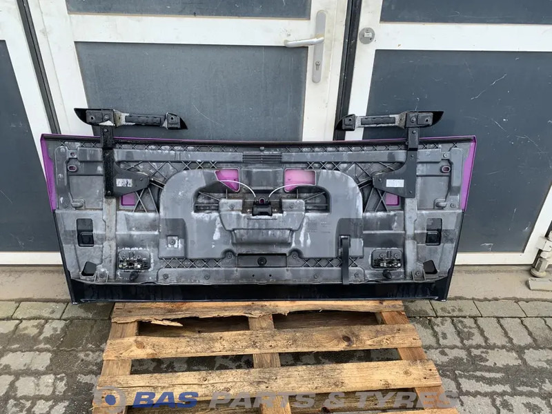 DAF CF Euro 6 Grille DAF 1877261 - Grill for Truck: picture 2 DAF CF Euro 6 Grille DAF 1877261 - Grill for Truck: picture 2