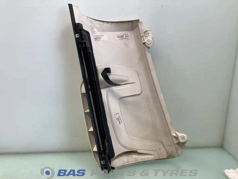 DAF CF Euro 6 - Bumper for Truck: picture 2 DAF CF Euro 6 - Bumper for Truck: picture 2