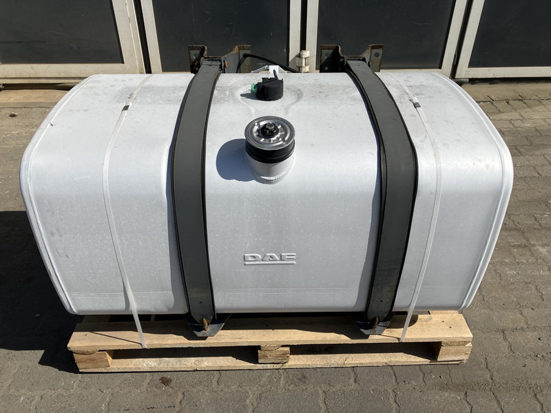 DAF - Fuel tank for Truck: picture 1 DAF - Fuel tank for Truck: picture 1