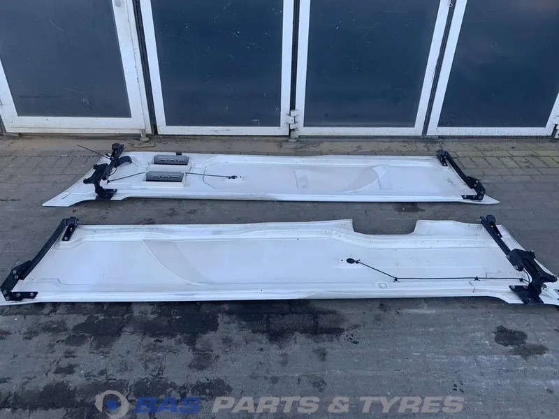 DAF XF106 Sideskirt Set DAF 1903109 - Body and exterior for Truck: picture 4 DAF XF106 Sideskirt Set DAF 1903109 - Body and exterior for Truck: picture 4