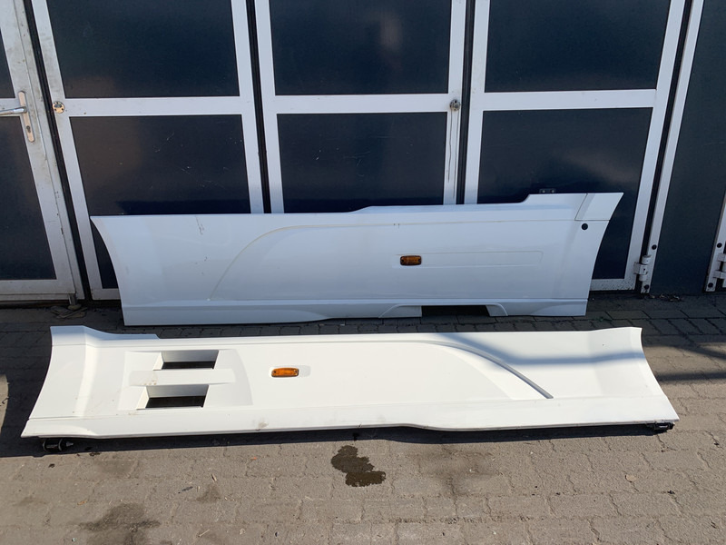 DAF XF106 Sideskirt Set DAF 1903109 - Body and exterior for Truck: picture 1 DAF XF106 Sideskirt Set DAF 1903109 - Body and exterior for Truck: picture 1