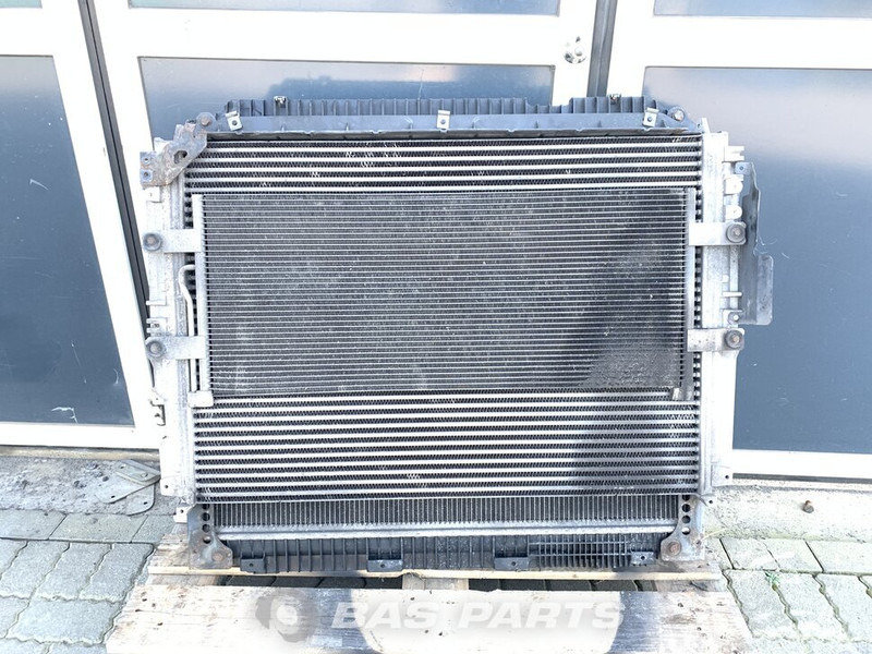 Mercedes-Benz Actros MP4 Koelerpakket Mercedes OM936LA 270 A 960 500 30 01 - Radiator for Truck: picture 2 Mercedes-Benz Actros MP4 Koelerpakket Mercedes OM936LA 270 A 960 500 30 01 - Radiator for Truck: picture 2