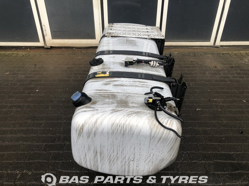 Mercedes-Benz - Fuel tank for Truck: picture 2 Mercedes-Benz - Fuel tank for Truck: picture 2