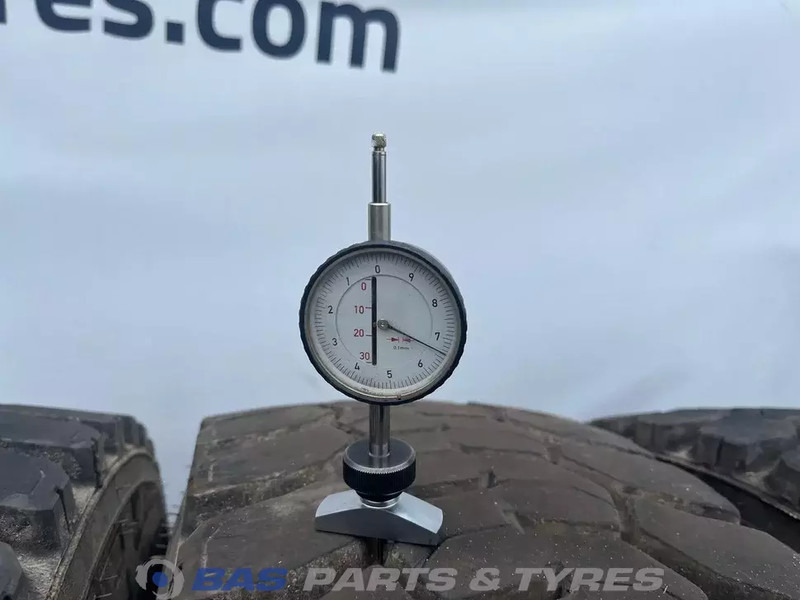 Michelin Remix Michelin Remix 315/80R22.5 X Works D 156/150 K M+S 3PMSF gebruikte set - Tire for Truck: picture 3 Michelin Remix Michelin Remix 315/80R22.5 X Works D 156/150 K M+S 3PMSF gebruikte set - Tire for Truck: picture 3