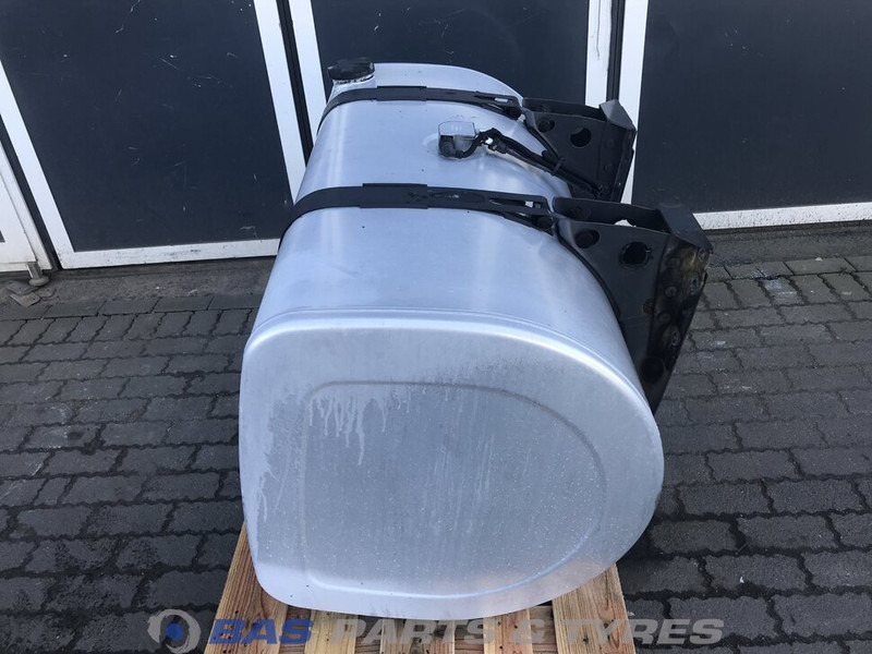 Renault - Fuel tank for Truck: picture 2 Renault - Fuel tank for Truck: picture 2