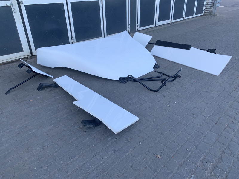 Renault T-Serie - Aerodynamics/ Spoiler for Truck: picture 3 Renault T-Serie - Aerodynamics/ Spoiler for Truck: picture 3