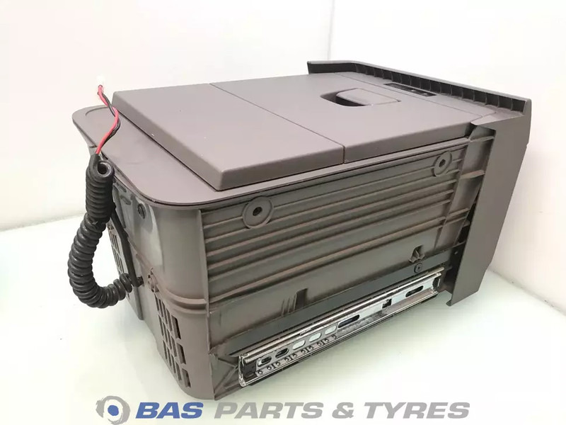 Scania R-Serie NextGen Koelkast Scania 17 Liter 2770785 - Spare parts for Truck: picture 4 Scania R-Serie NextGen Koelkast Scania 17 Liter 2770785 - Spare parts for Truck: picture 4