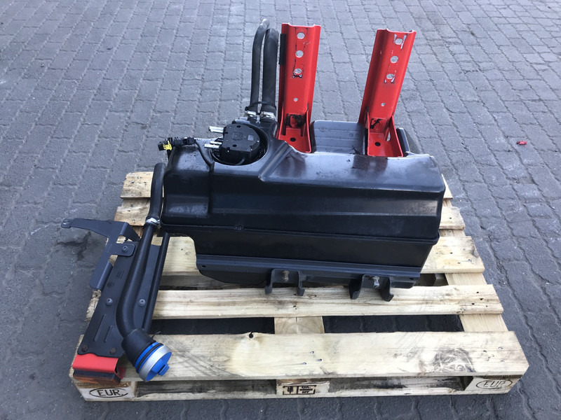Scania Scania AdBlue tank 2140808 - Spare parts for Truck: picture 1 Scania Scania AdBlue tank 2140808 - Spare parts for Truck: picture 1