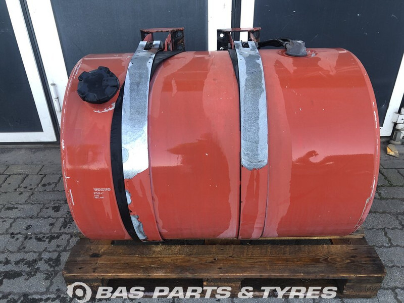 Volvo Brandstoftank Volvo 355 Liter 8156647 - Fuel tank for Truck: picture 1 Volvo Brandstoftank Volvo 355 Liter 8156647 - Fuel tank for Truck: picture 1