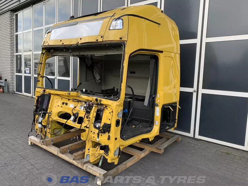 Volvo FH4B Volvo Globetrotter XL L2H3 82198658 - Cab and interior for Truck: picture 1 Volvo FH4B Volvo Globetrotter XL L2H3 82198658 - Cab and interior for Truck: picture 1