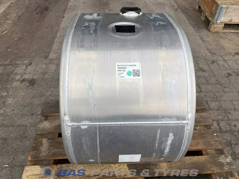Volvo  - Fuel tank for Truck: picture 3 Volvo  - Fuel tank for Truck: picture 3