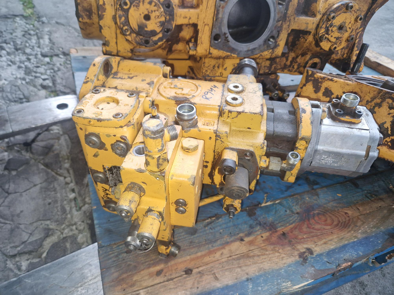 BRUENINGHAUS HYDROMATIC A4VG - Hydraulic pump for Construction machinery: picture 3 BRUENINGHAUS HYDROMATIC A4VG - Hydraulic pump for Construction machinery: picture 3