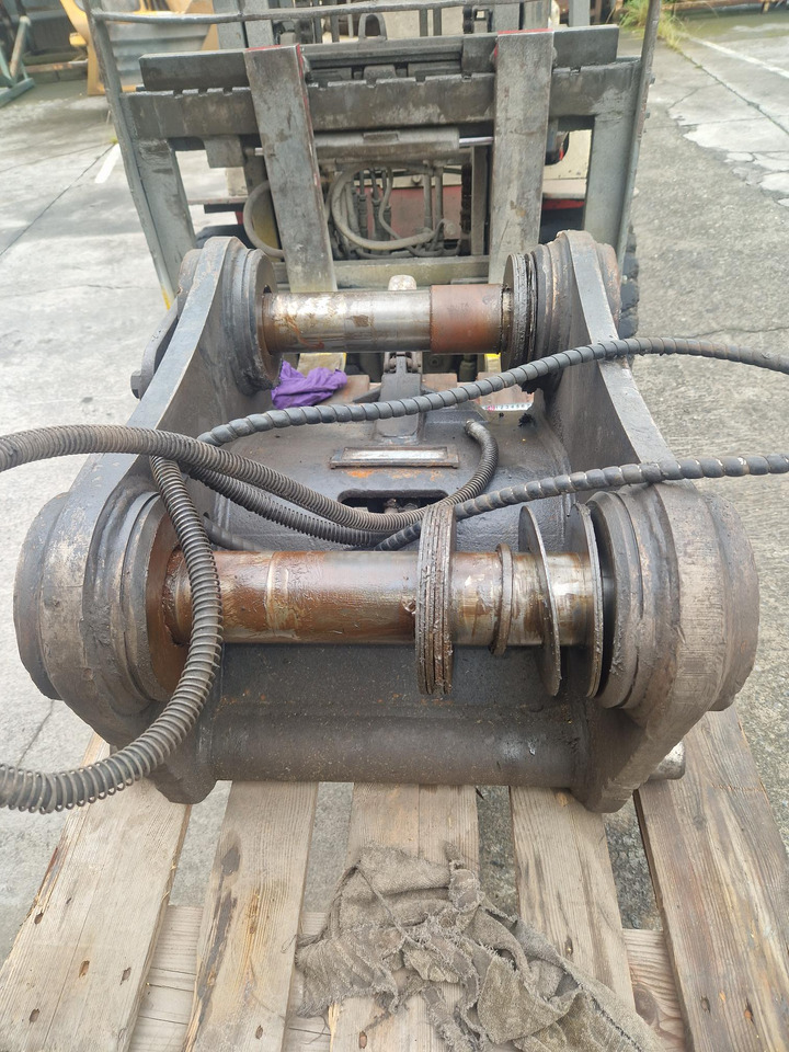 ENGANCHE RAPIDO HIDRAULICO CAT CW40 - Quick coupler for Construction machinery: picture 3 ENGANCHE RAPIDO HIDRAULICO CAT CW40 - Quick coupler for Construction machinery: picture 3