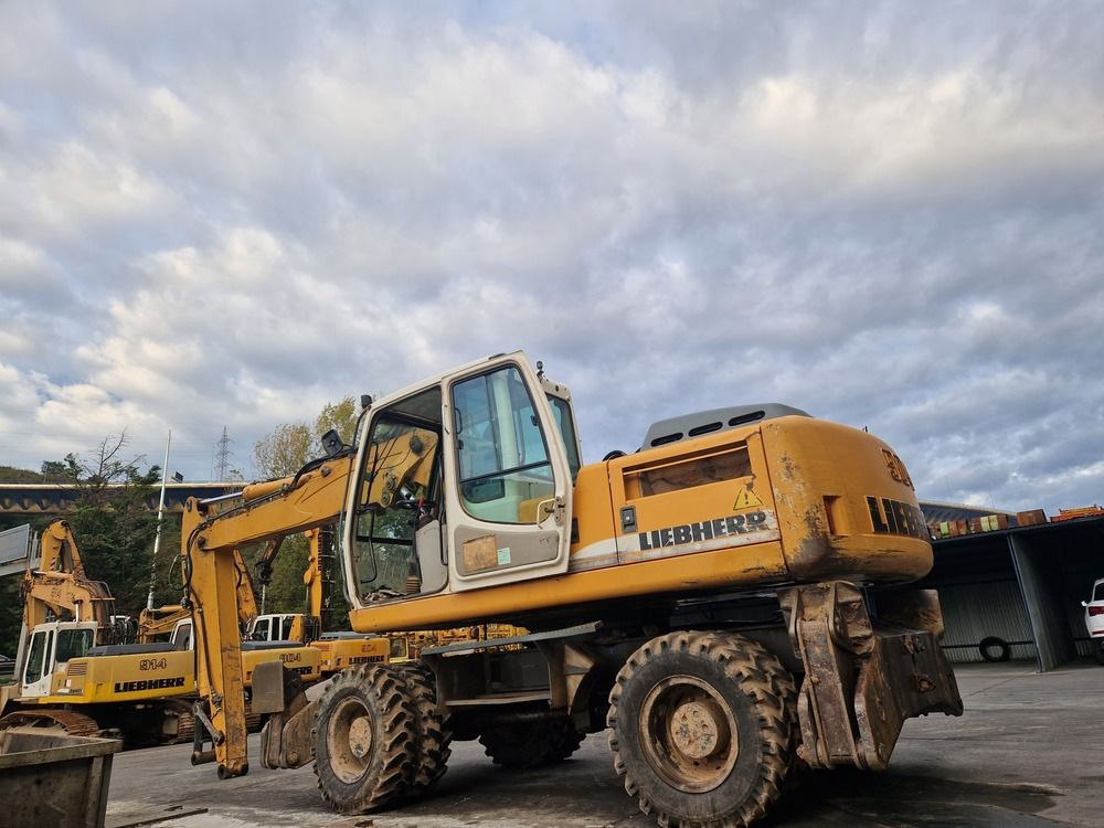 LIEBHERR A904C - Wheel excavator: picture 2 LIEBHERR A904C - Wheel excavator: picture 2