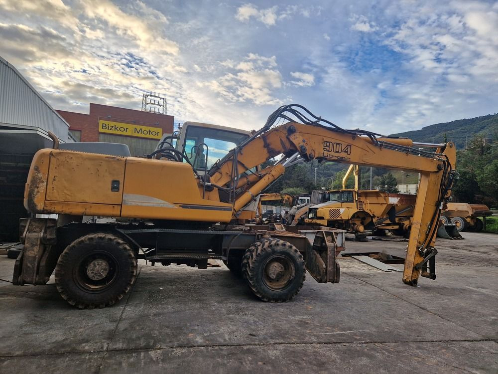 LIEBHERR A904C - Wheel excavator: picture 4 LIEBHERR A904C - Wheel excavator: picture 4