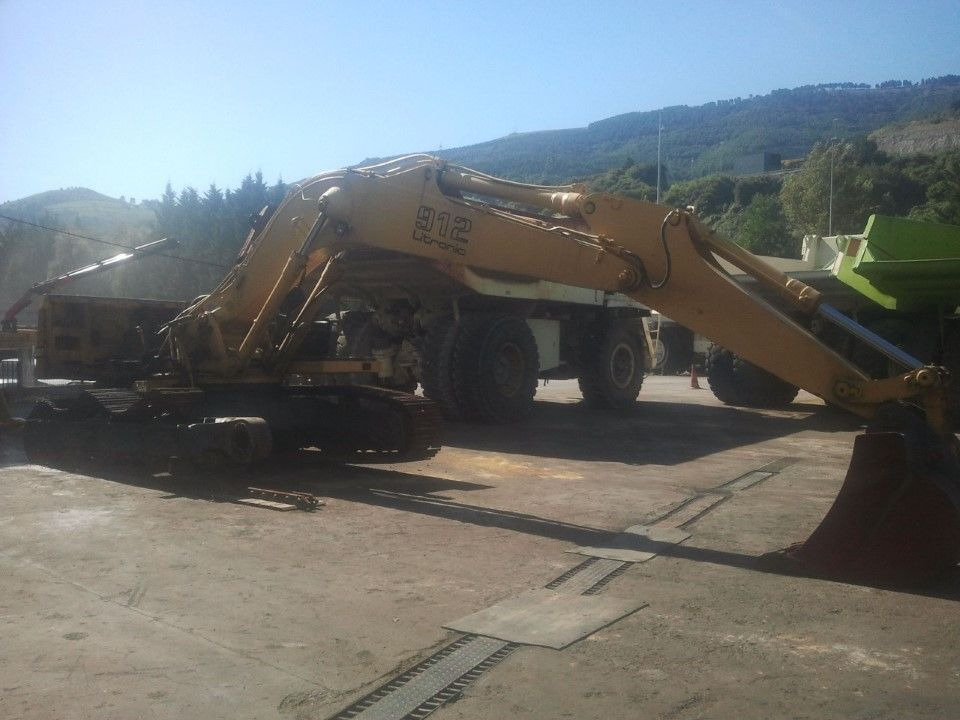 LIEBHERR R912LI - Crawler excavator: picture 2 LIEBHERR R912LI - Crawler excavator: picture 2