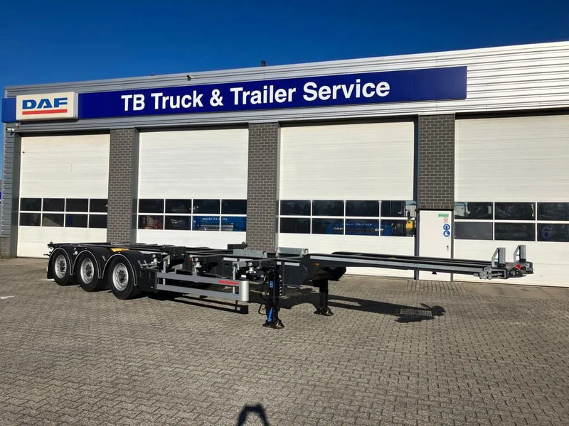 Kässbohrer SHG AVH / 45 - 12 / 27 Voor- en achterzijde uitschuifbaar -> 20"/40"/45" - Container transporter/ Swap body semi-trailer: picture 3 Kässbohrer SHG AVH / 45 - 12 / 27 Voor- en achterzijde uitschuifbaar -> 20"/40"/45" - Container transporter/ Swap body semi-trailer: picture 3