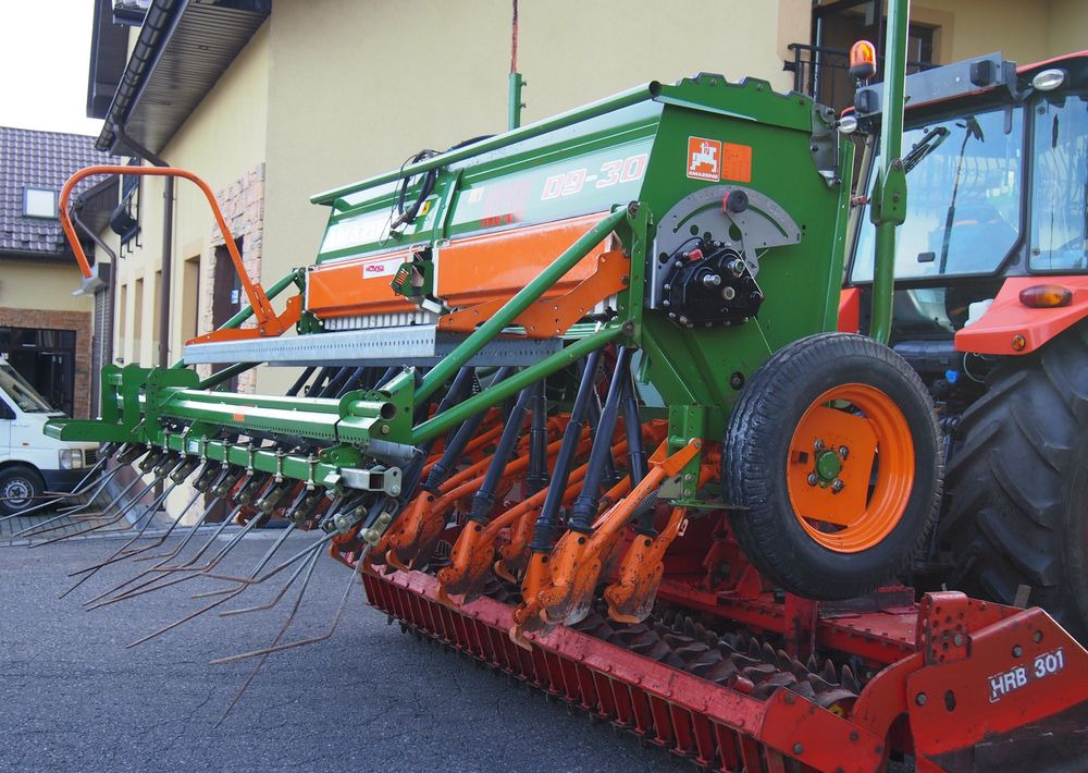 Agregat uprawowo-siewny Amazone HRB 301 I D9-30 2005 Agregat uprawowo siewny KUHN AMAZONE szerokość robocza 3m - Combine seed drill: picture 5 Agregat uprawowo-siewny Amazone HRB 301 I D9-30 2005 Agregat uprawowo siewny KUHN AMAZONE szerokość robocza 3m - Combine seed drill: picture 5