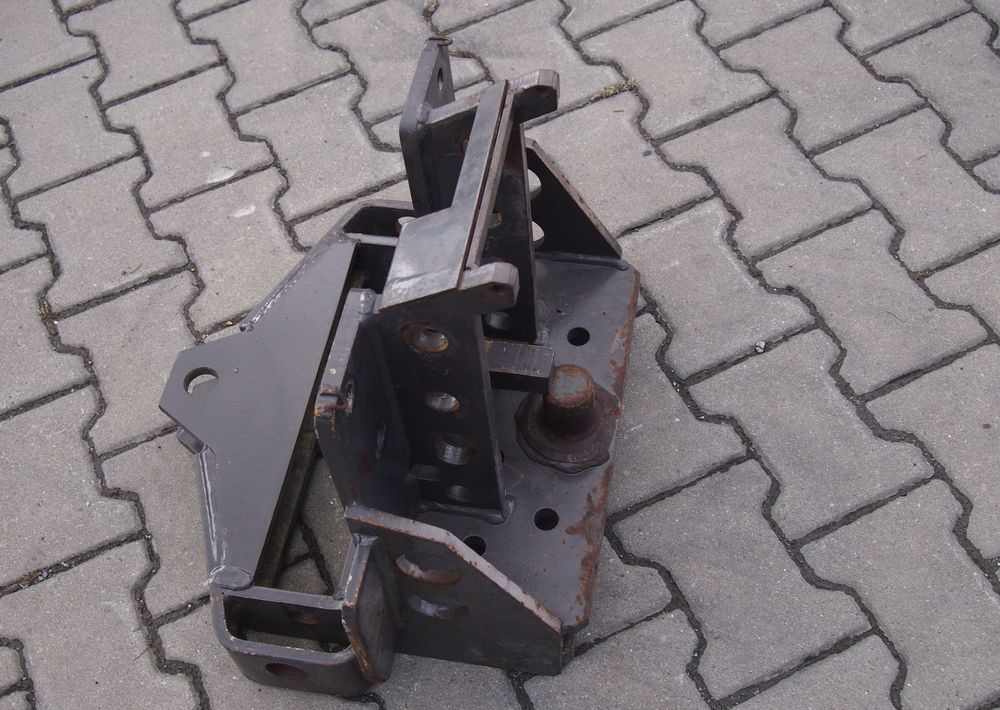 Części do Ciągnika Massey Ferguson MF 3000, 6000 Zaczep dolny do MF 3000, 3100, 6000, - Body and exterior for Agricultural machinery: picture 3 Części do Ciągnika Massey Ferguson MF 3000, 6000 Zaczep dolny do MF 3000, 3100, 6000, - Body and exterior for Agricultural machinery: picture 3