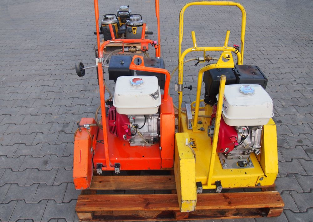 Piła do cięcia GOLZ FS 170 2006 PIŁA DO CIĘCIA asfaltu i betonu - Construction equipment: picture 1 Piła do cięcia GOLZ FS 170 2006 PIŁA DO CIĘCIA asfaltu i betonu - Construction equipment: picture 1