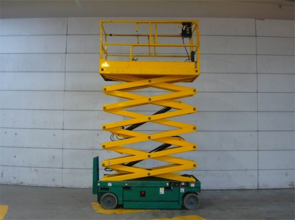 Haulotte Compact 14 - Scissor lift: picture 4 Haulotte Compact 14 - Scissor lift: picture 4