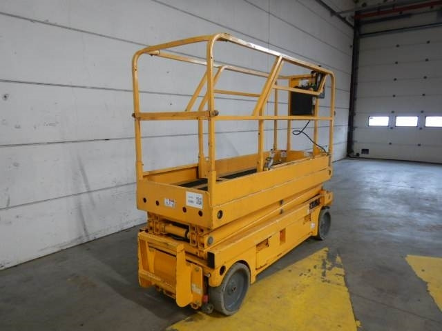 Haulotte Compact 8CU - Scissor lift: picture 2 Haulotte Compact 8CU - Scissor lift: picture 2