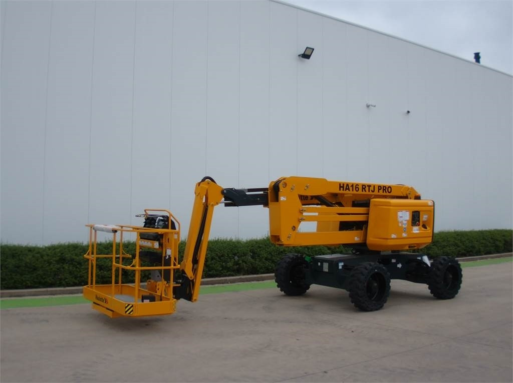 Haulotte HA16RTJ Pro - Articulated boom: picture 2 Haulotte HA16RTJ Pro - Articulated boom: picture 2