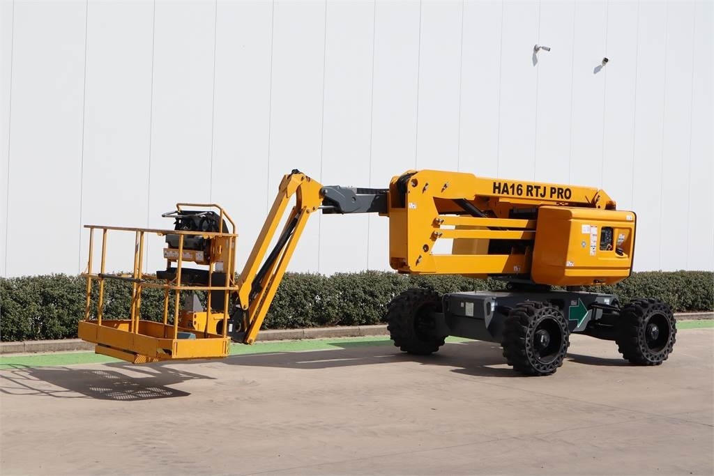Haulotte HA16RTJ Pro - Articulated boom: picture 2 Haulotte HA16RTJ Pro - Articulated boom: picture 2