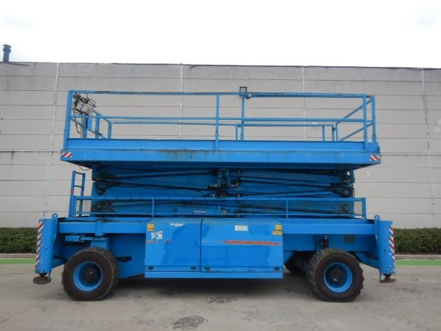 Holland Lift M250DL27 - Scissor lift: picture 1 Holland Lift M250DL27 - Scissor lift: picture 1